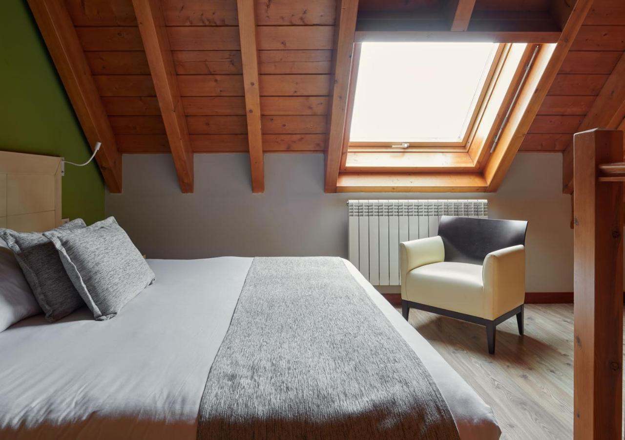 Apartahotel Tres Quinones Sallent de Gállego Kültér fotó