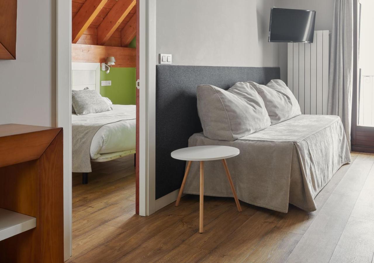 Apartahotel Tres Quinones Sallent de Gállego Kültér fotó