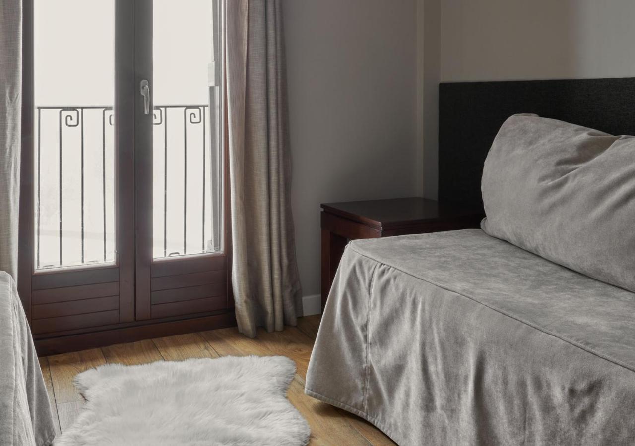 Apartahotel Tres Quinones Sallent de Gállego Kültér fotó