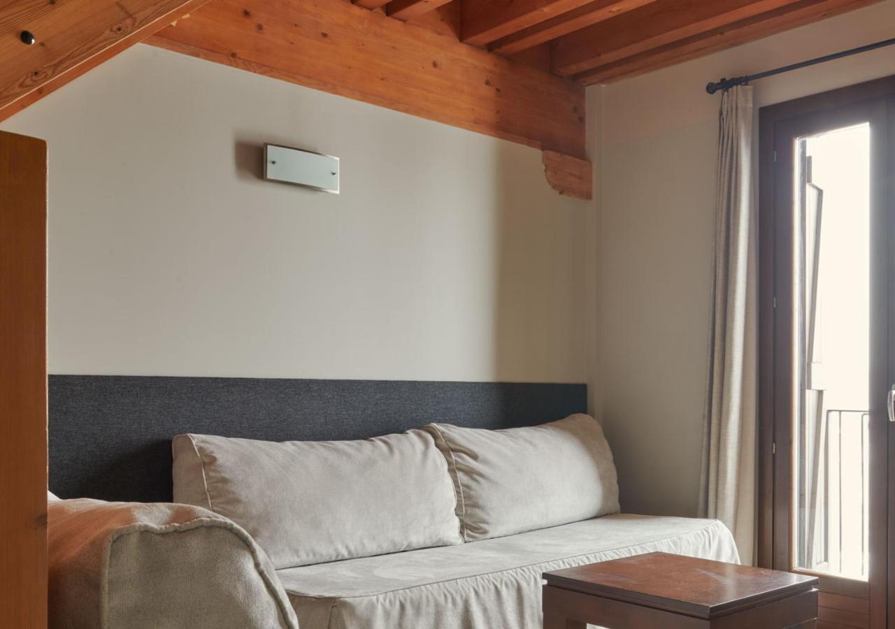 Apartahotel Tres Quinones Sallent de Gállego Kültér fotó