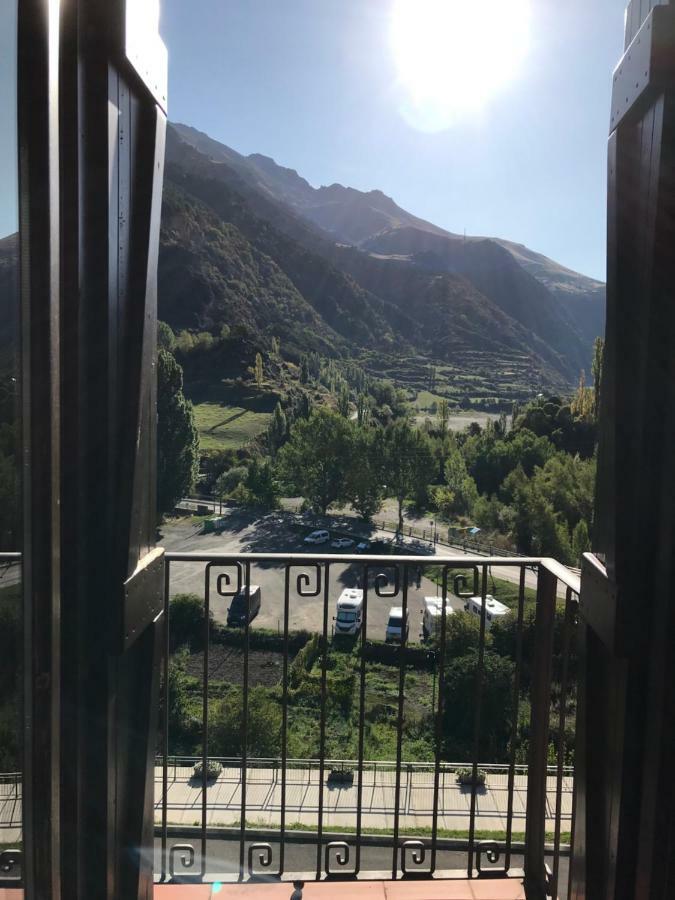 Apartahotel Tres Quinones Sallent de Gállego Kültér fotó